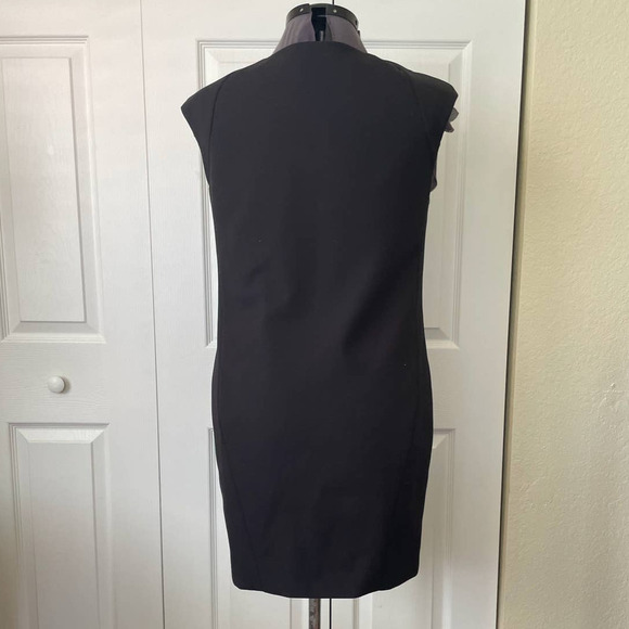 Zara Basic Black V Neck Viscose Blend Dress with Padded Shoulder • Size L 🗣 - Picture 3 of 4